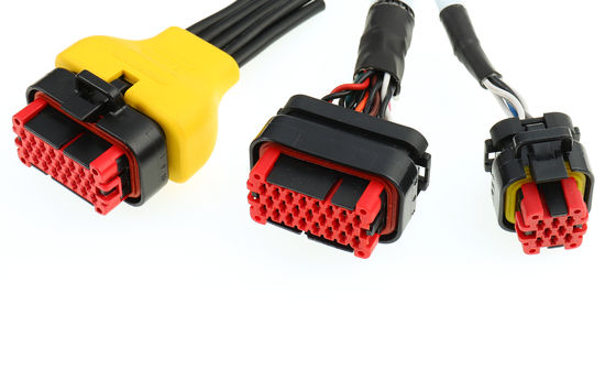Conjunto de chicote de fios vermelho do fio 24awg com serviços do Oem/Odm para o automóvel